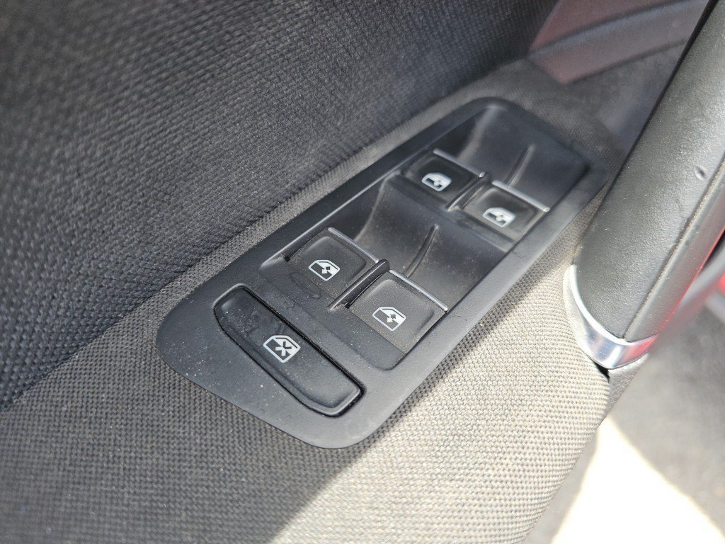 Used 2016 Tornado Red Volkswagen S image 27