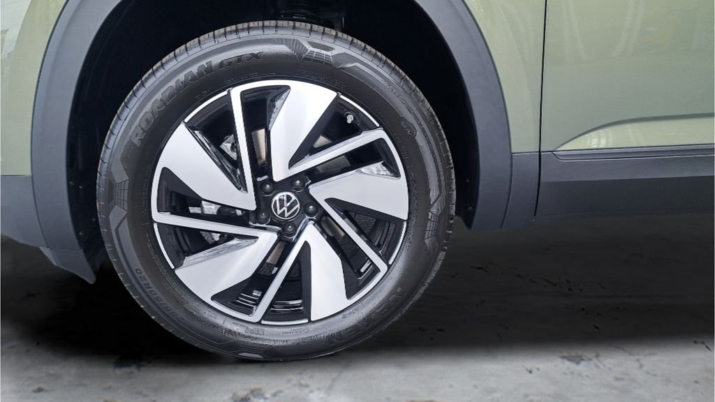 New 2026 Green Volkswagen 2.0T SE w/Technology image 29