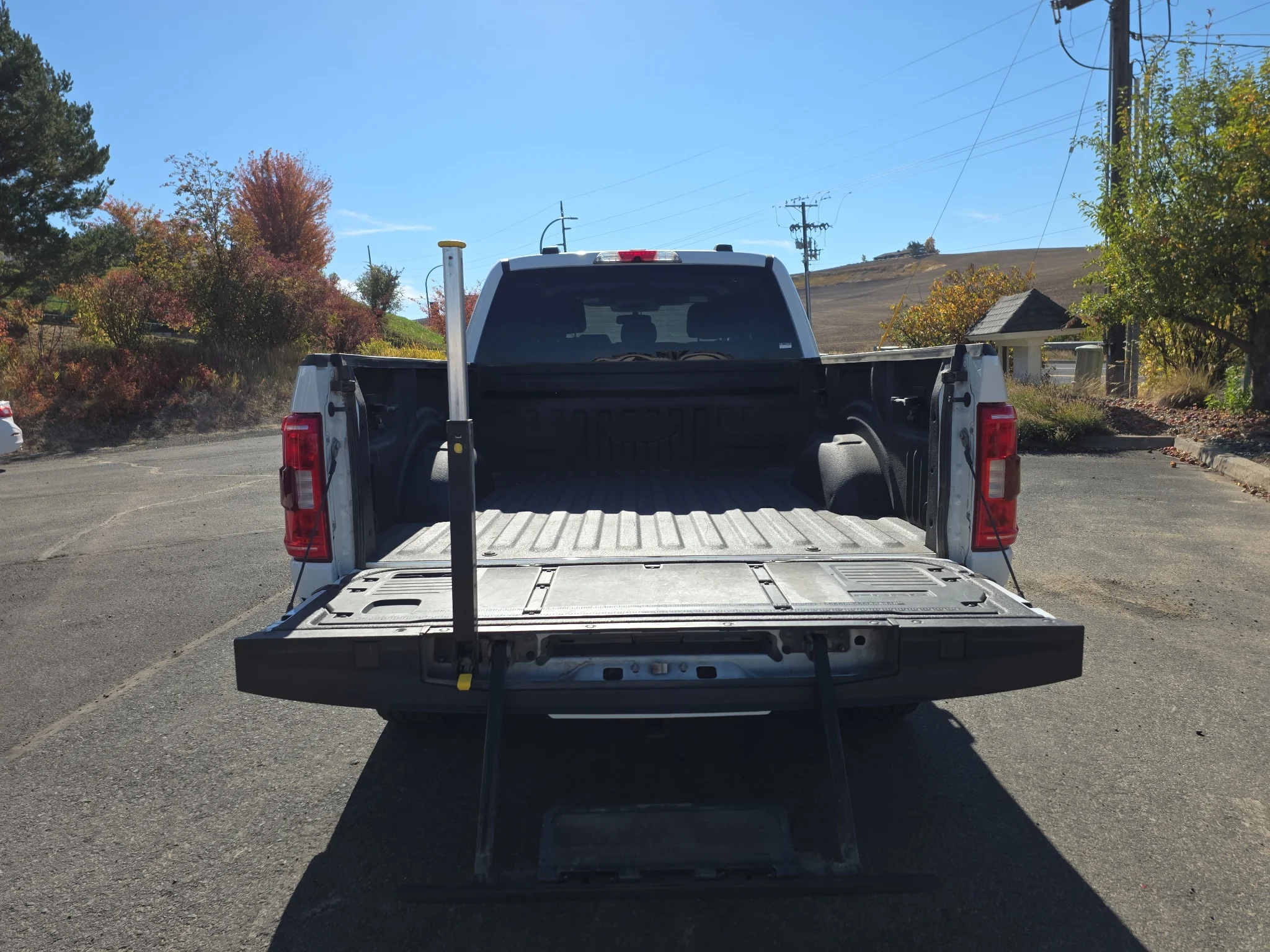 Certified Used 2023 Oxford White Ford XLT image 10