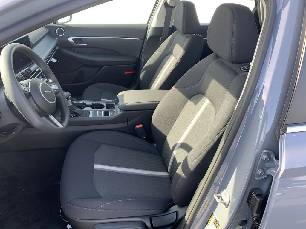 New 2026 Blue Hyundai SE image 11