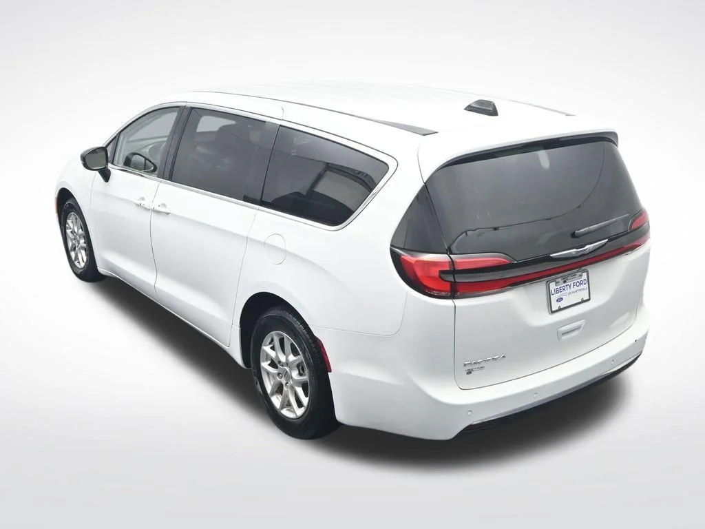 Certified Used 2024 Bright White Clearcoat Chrysler Touring L image 29