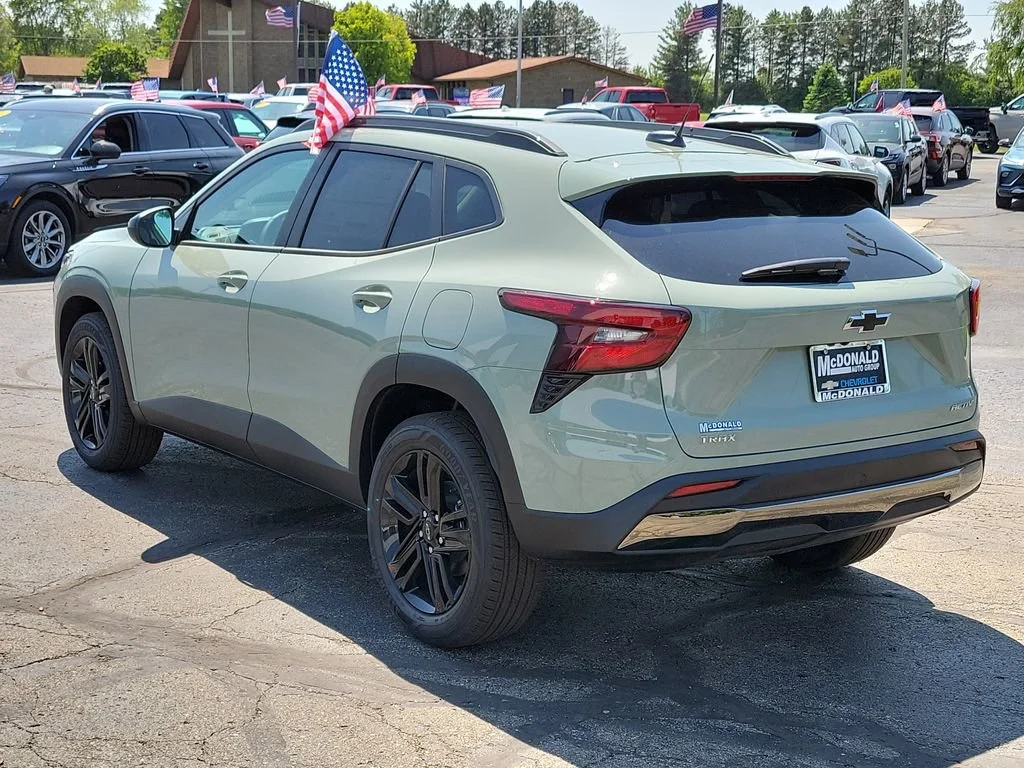 New 2026 Cacti Green Chevrolet ACTIV image 4
