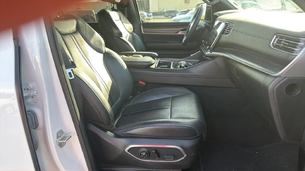Used 2024 White Jeep Series II image 12