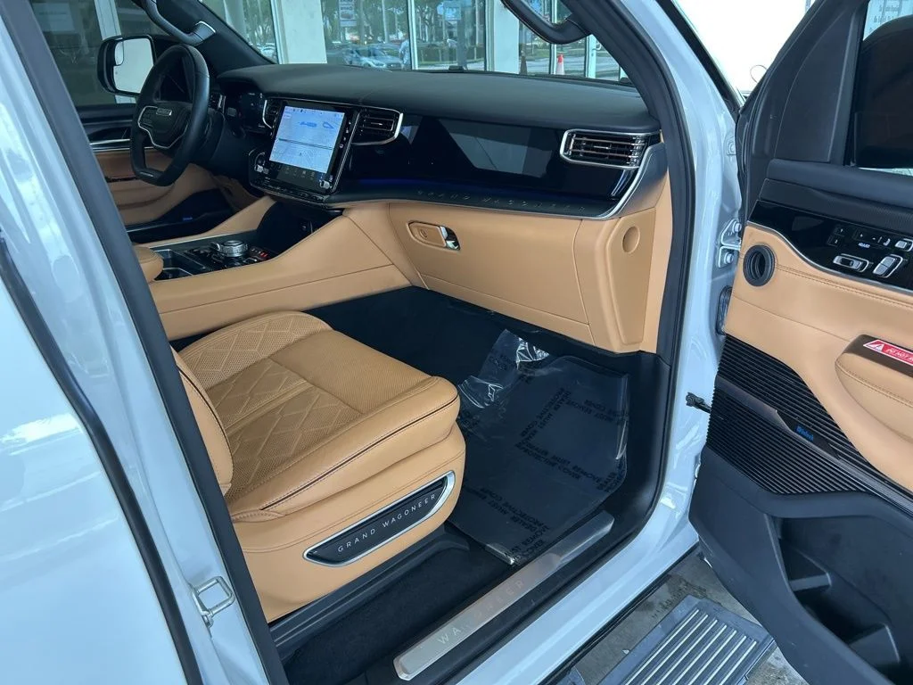 Used 2025 White/off-white Jeep Series III image 30