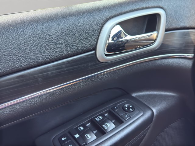 Used 2020 Bright White Clearcoat Jeep Limited image 12