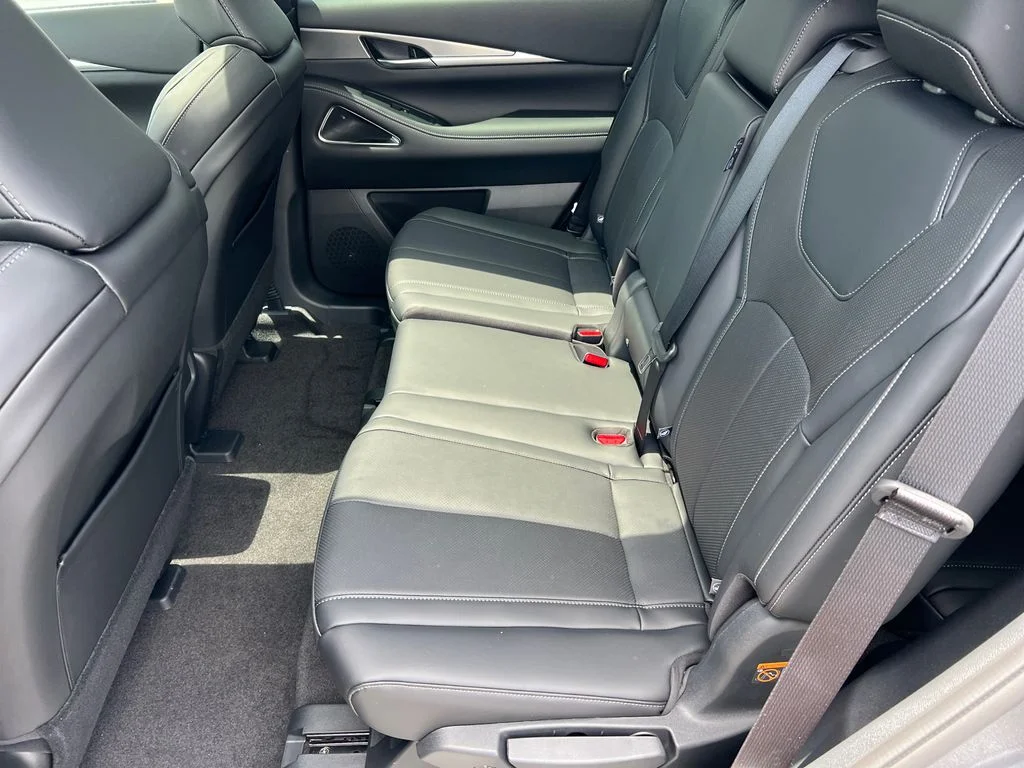 New 2027 GRAPHITE SHADOW INFINITI Luxe FWD image 27