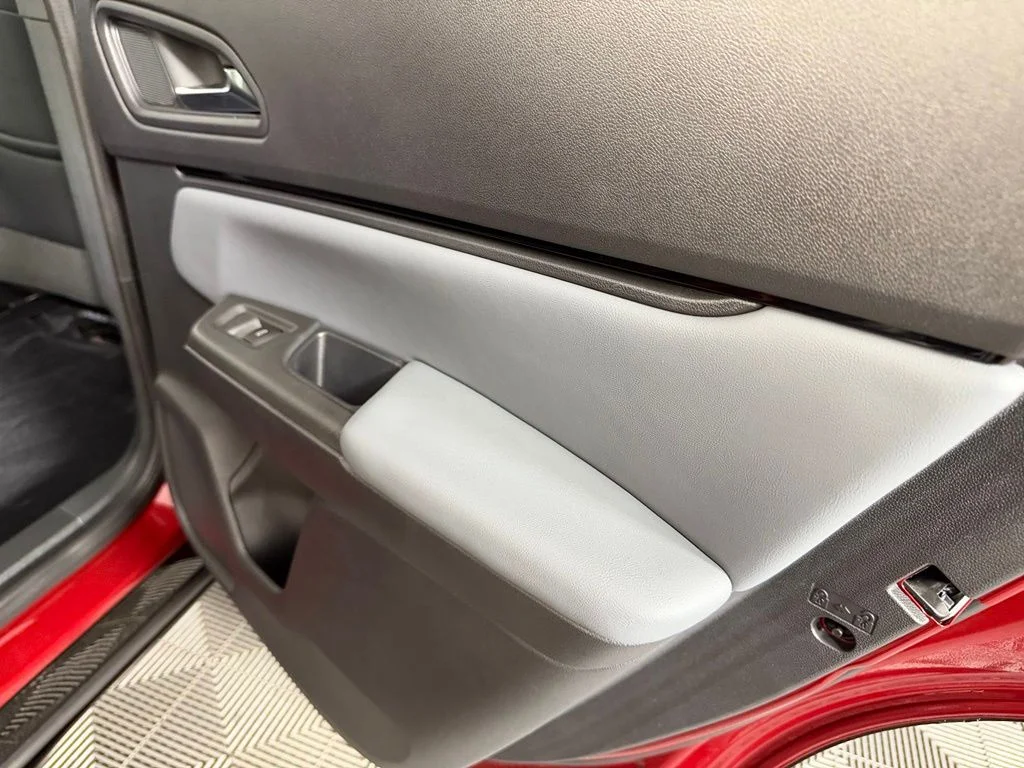 Certified Used 2025 Red Honda Touring image 31