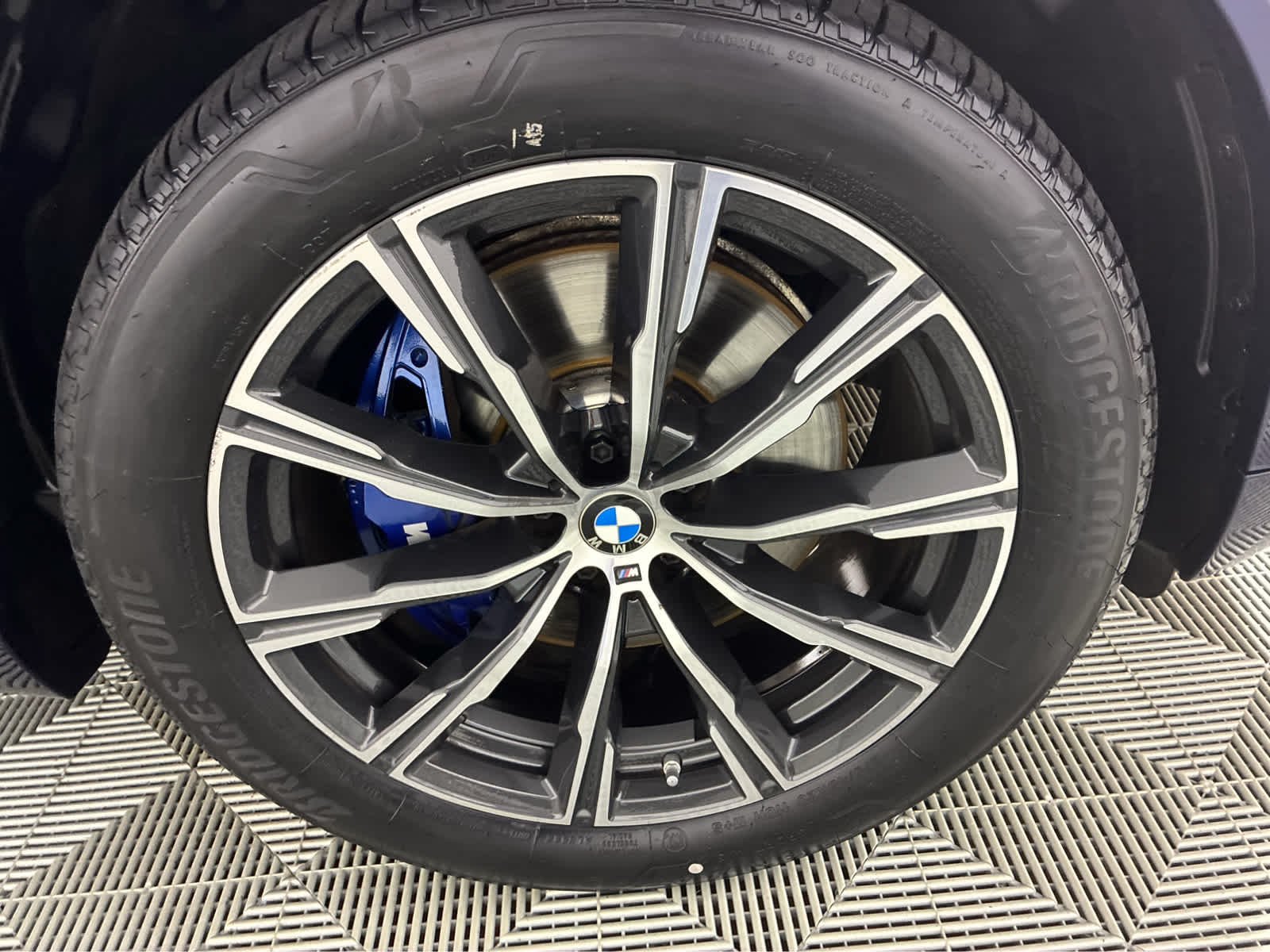 Used 2026 Tanzanite Blue II Metallic BMW xDrive40i image 12