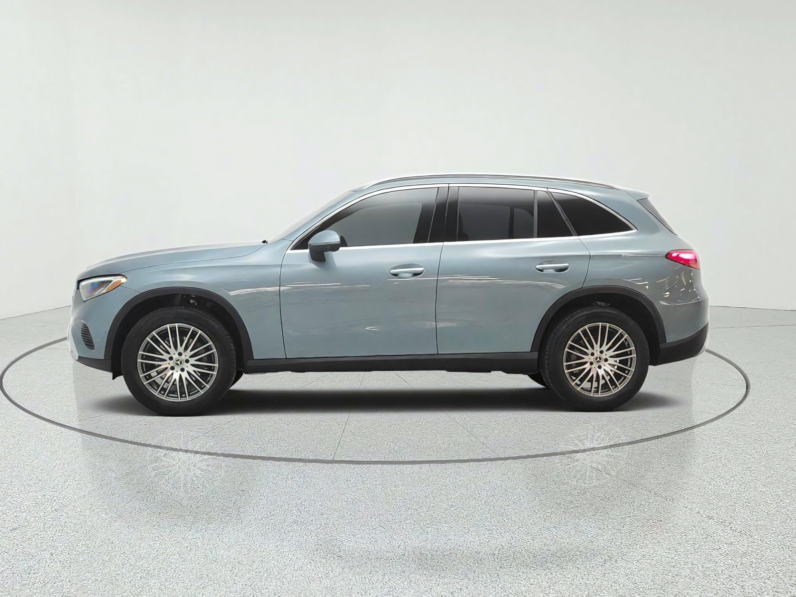 New 2026 Verde Silver Metallic Mercedes-Benz GLC 300 4MATIC® SUV image 8