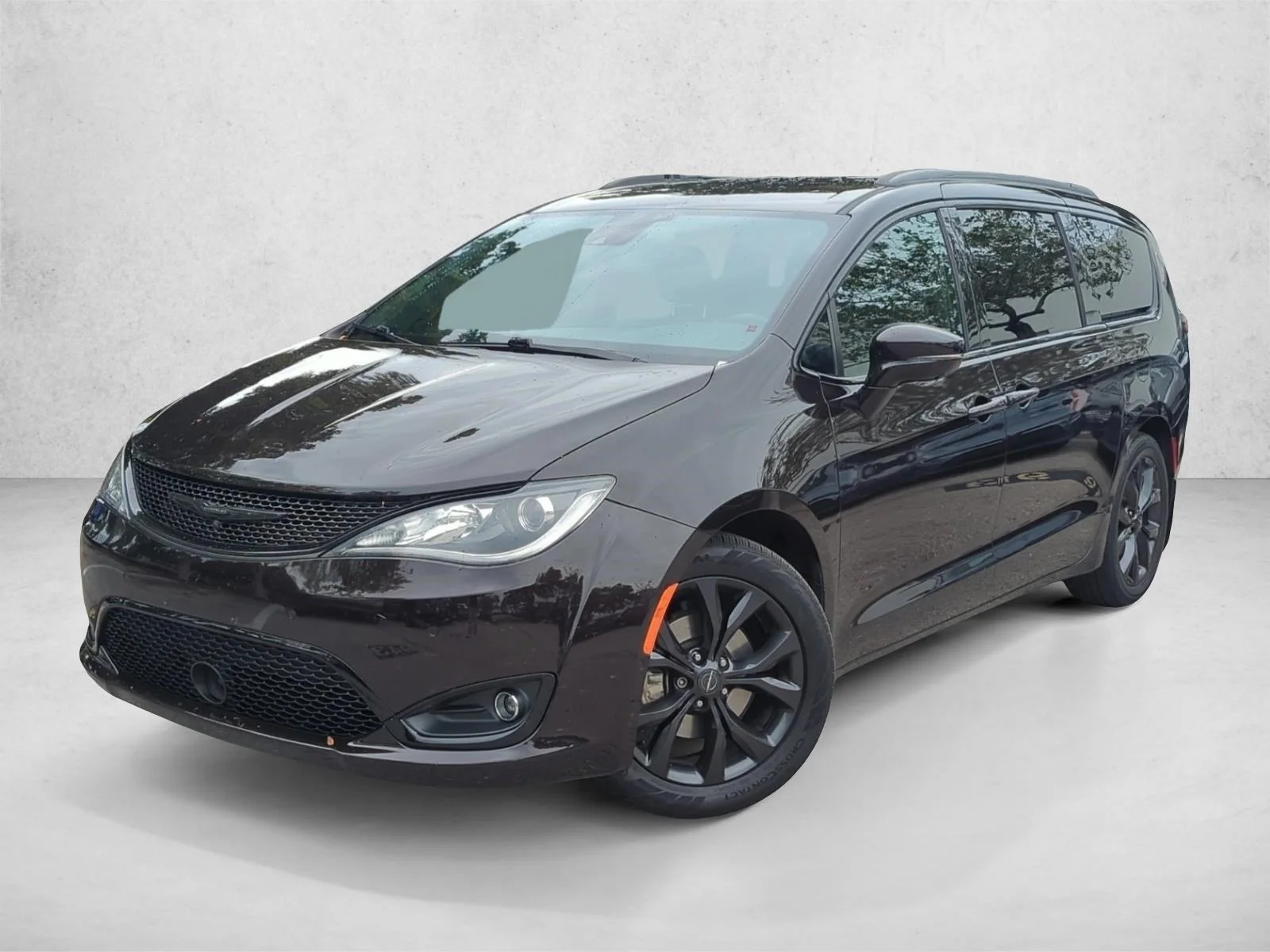 Used 2019 Dark Cordovan Pearlcoat Chrysler Limited image 1