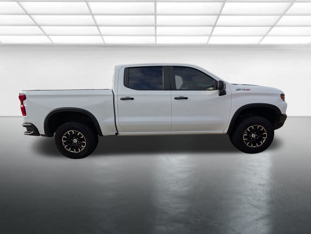 Used 2025 White Chevrolet ZR2 image 35