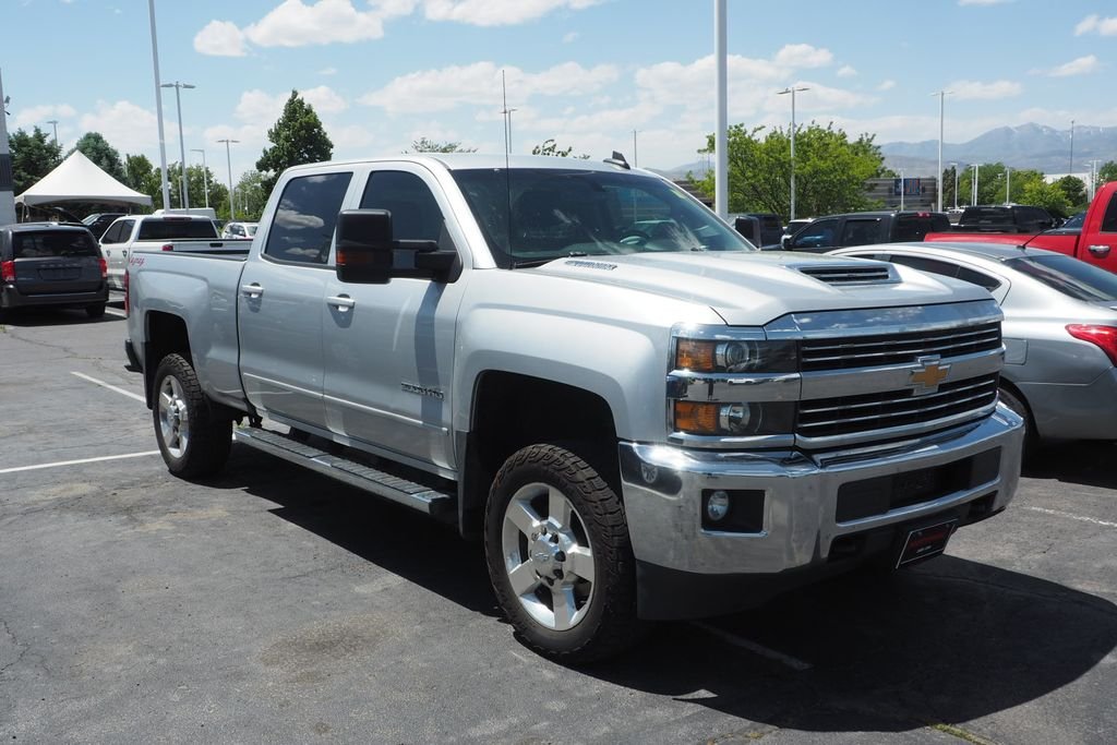 2018 Chevrolet Silverado HD LT 4WD Crew Cab Standard Box's photo