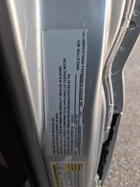 Used 2022 Silver Ram High Roof image 27