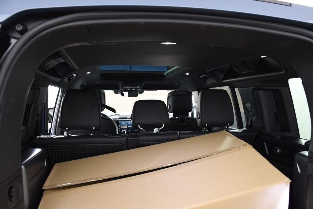 2026 Land Rover Defender X-Dynamic SE - Photo 25