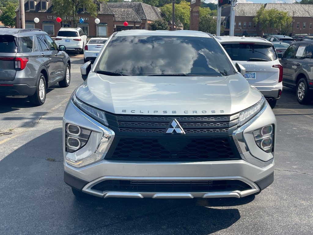 Used 2025 Alloy Silver Metallic Mitsubishi SE image 2