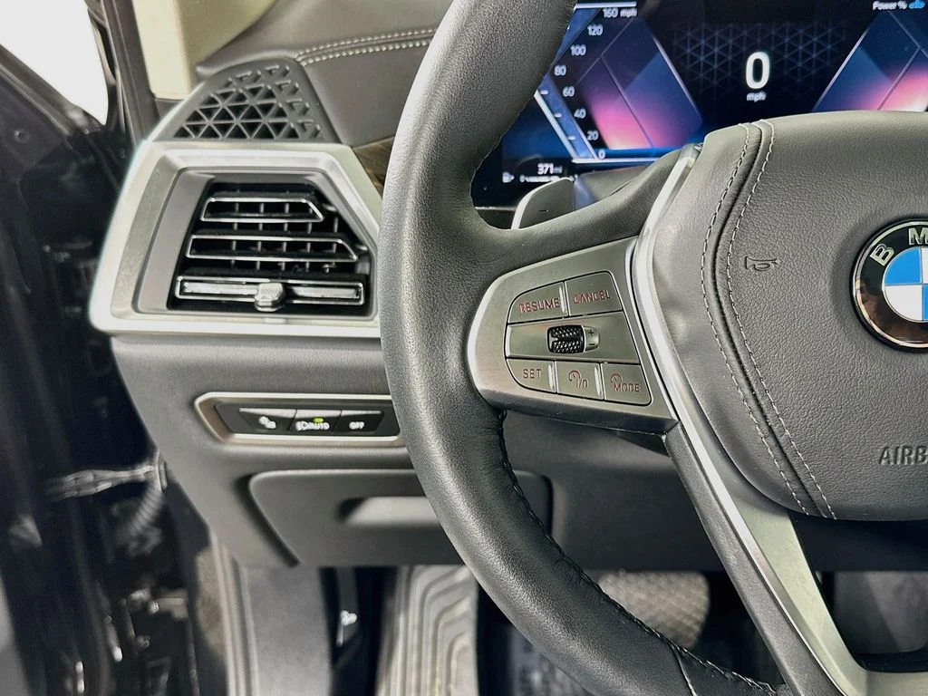 Used 2026 Black Sapphire Metallic BMW xDrive40i image 13