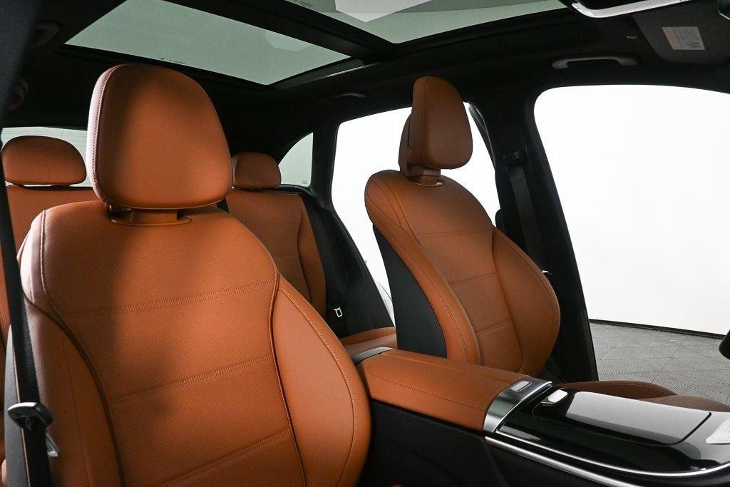 New 2026 Polar White Mercedes-Benz GLC 300 image 22