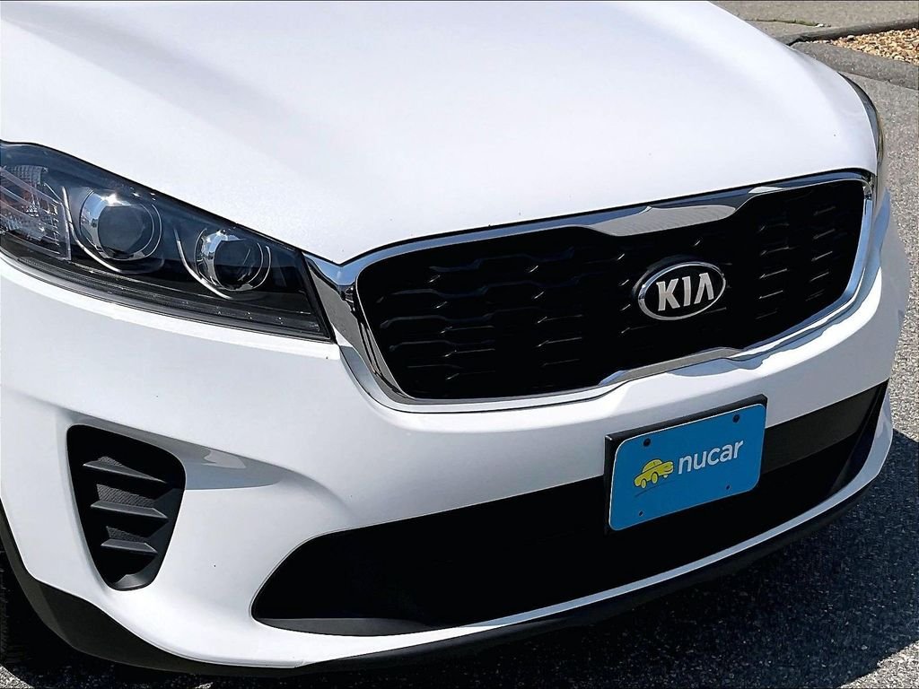 Used 2019 White Kia LX image 31