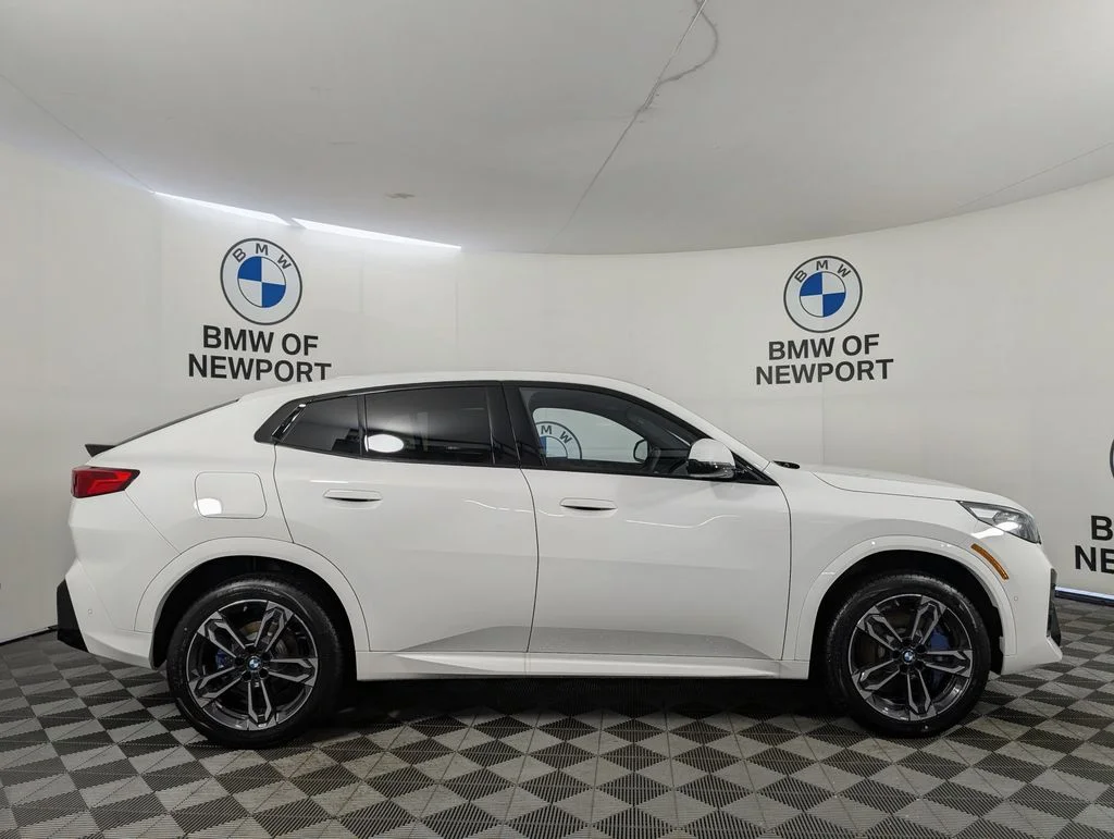 New 2026 Alpine White BMW xDrive28i image 5