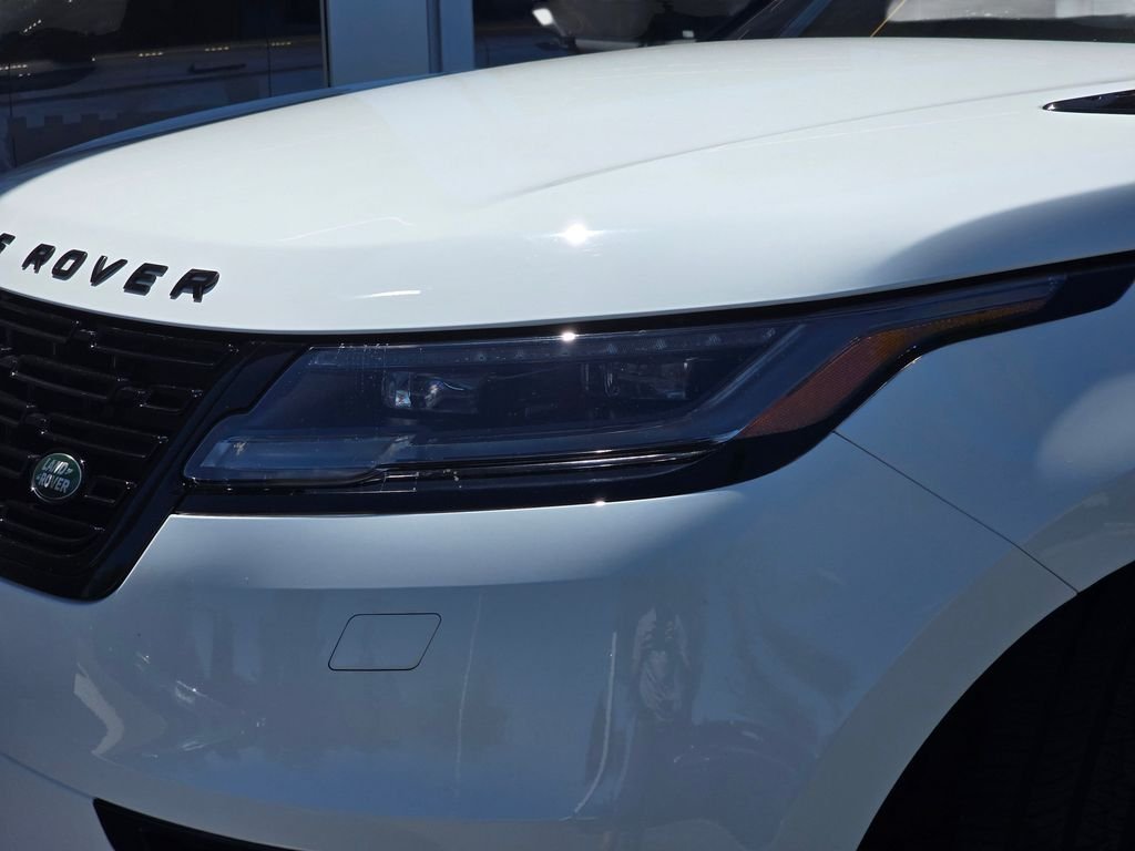 Certified Used 2025 White Land Rover Dynamic SE image 36