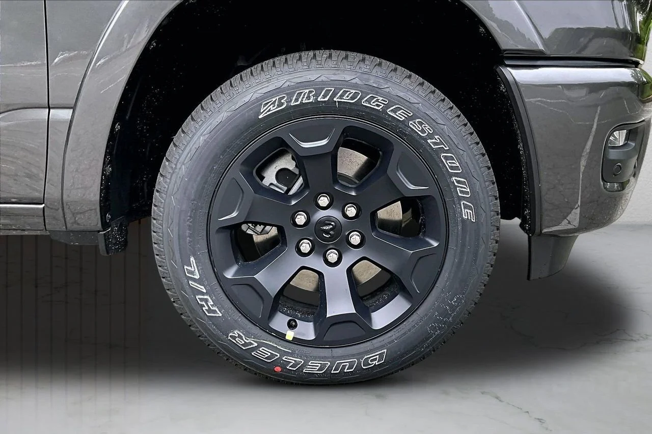 New 2026 Granite Crystal Metallic Clear-Coat Exterior Paint RAM Big Horn/Lone Star image 32
