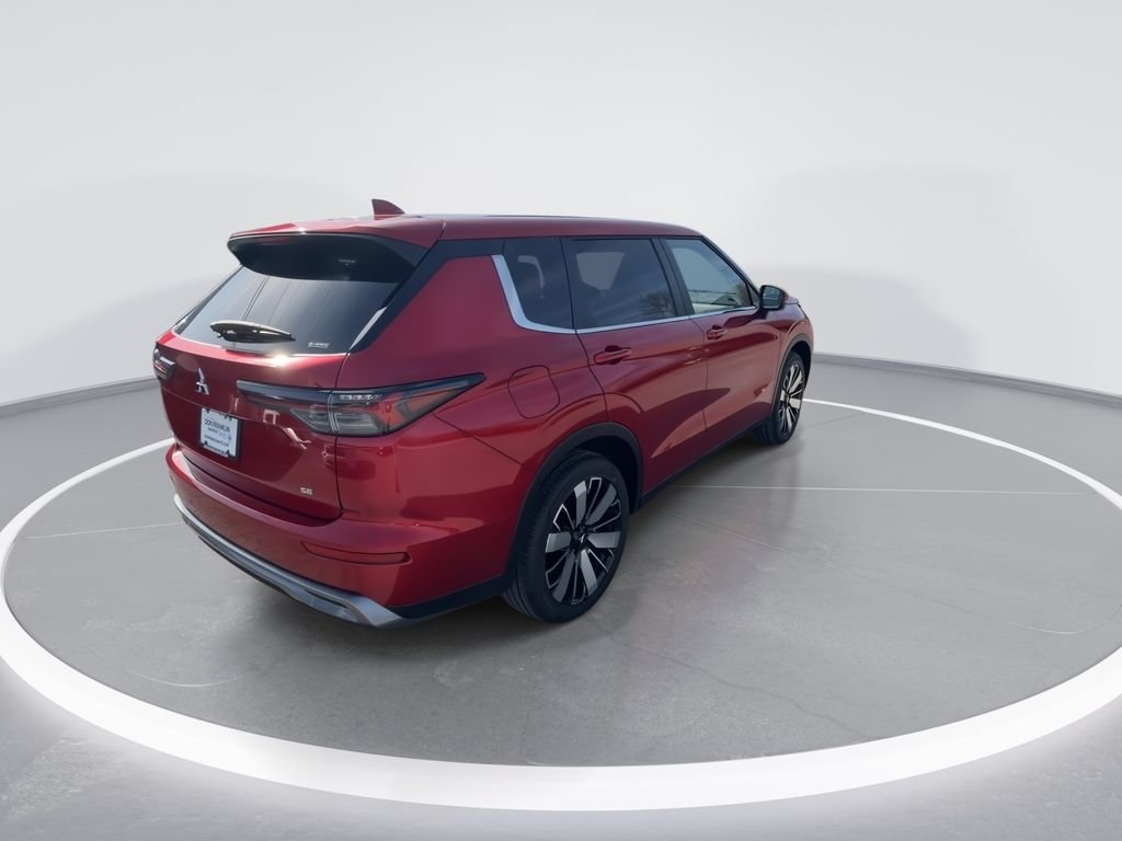 New 2026 Red Mitsubishi SE image 8