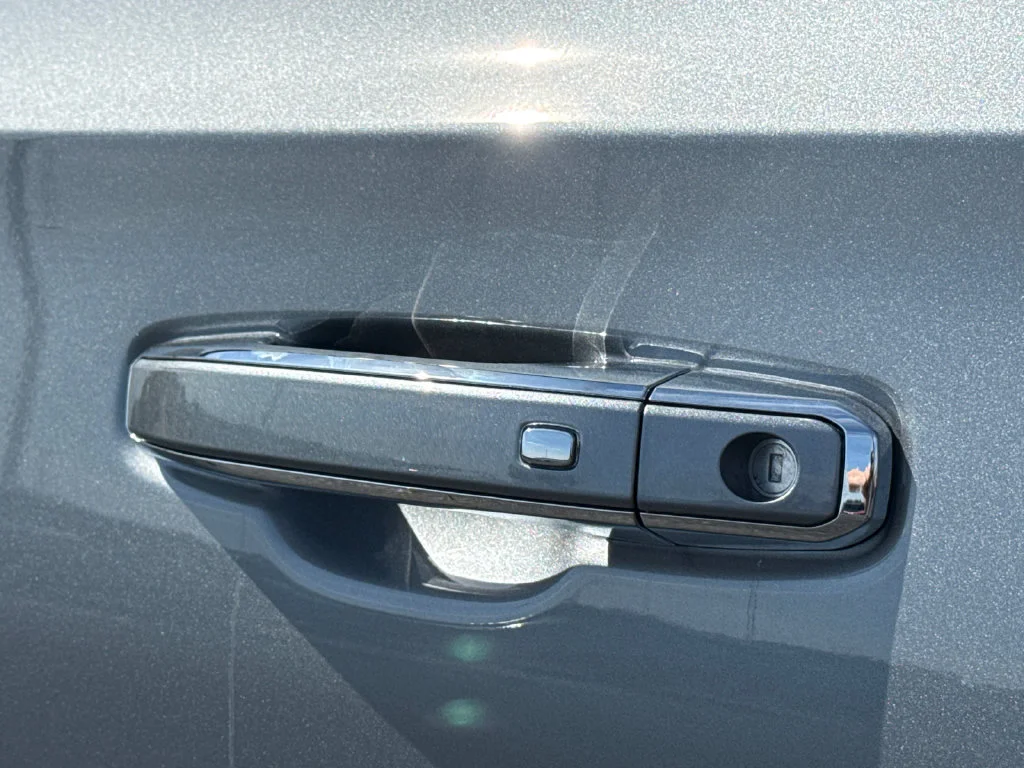 2026 GMC Yukon XL Denali - Photo 14