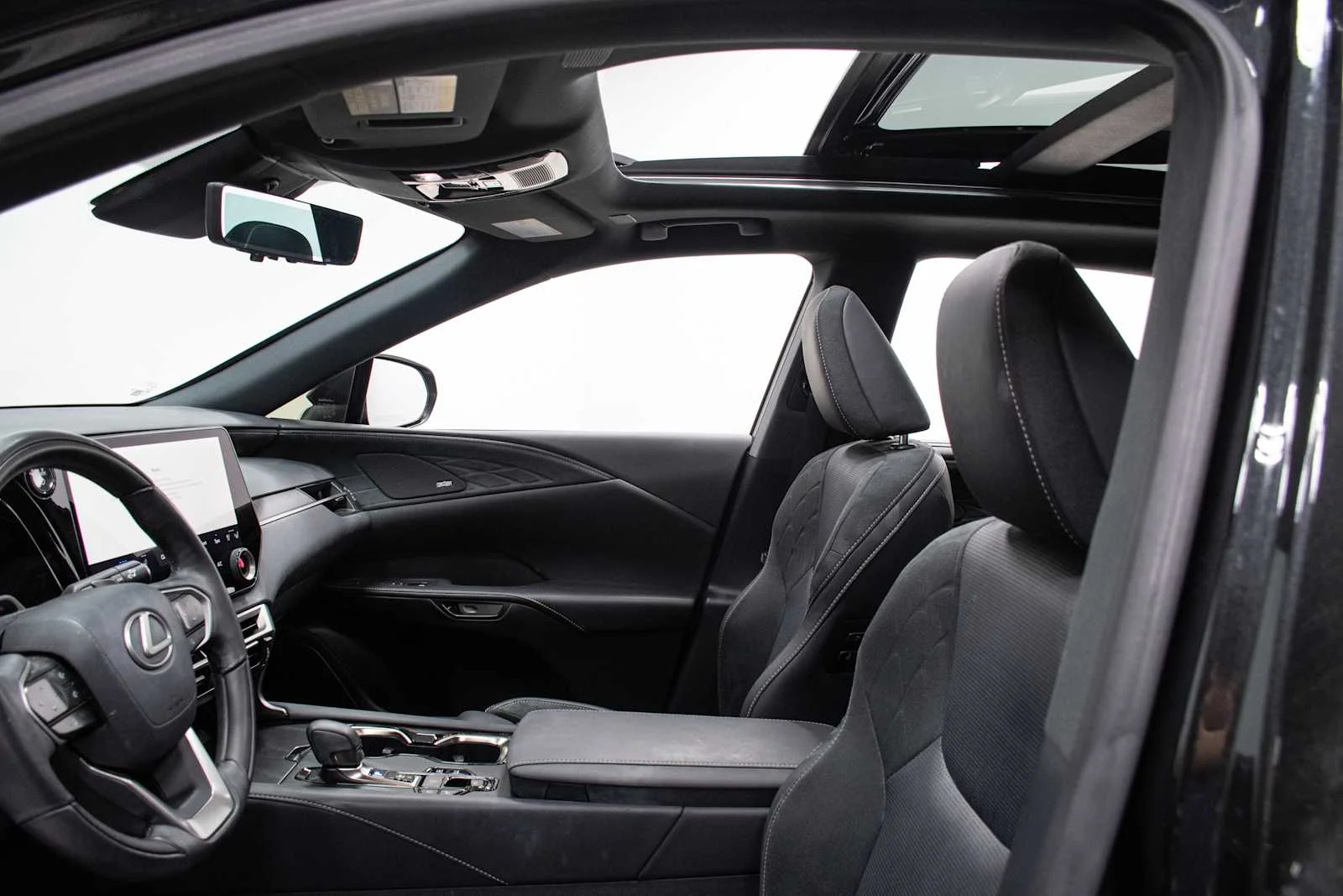 Certified Used 2025 CAVIAR Lexus Luxury image 14