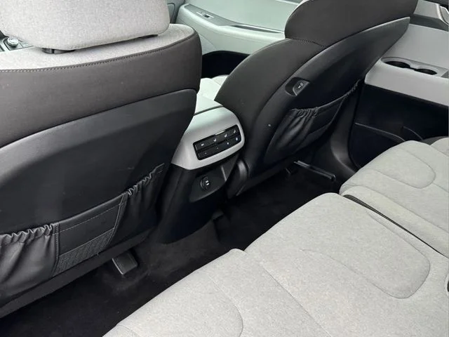Used 2023 White Hyundai SE image 20