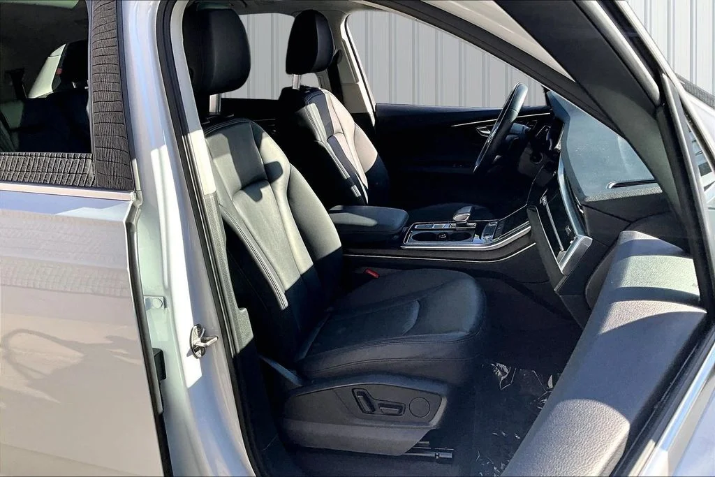 Used 2022  Audi 55 Premium Plus image 28