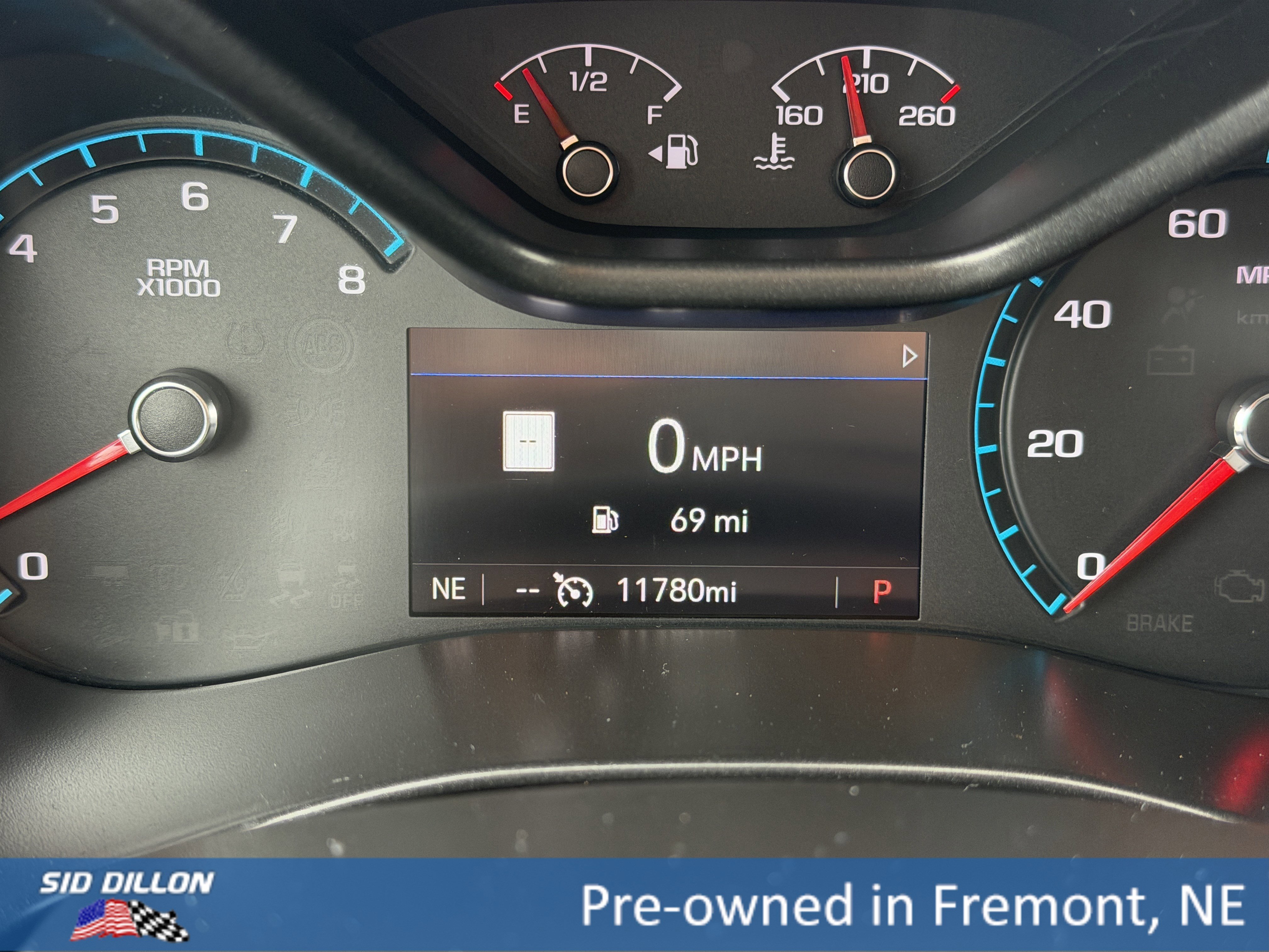 Used 2022 Summit White GMC 4WD Elevation image 17