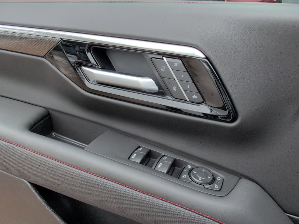 2026 Chevrolet Suburban RST - Photo 18