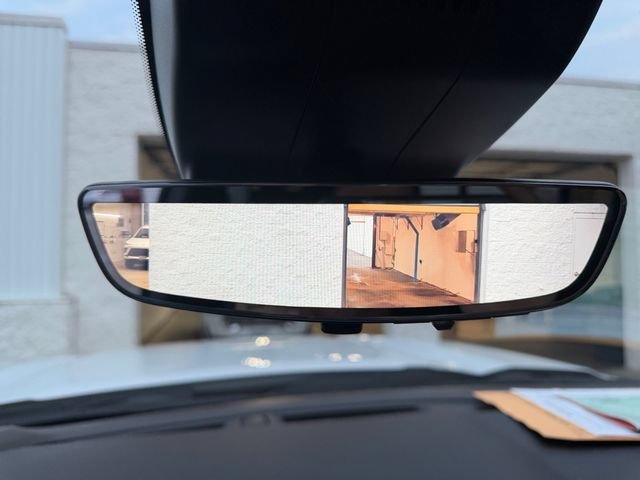 Used 2022 WHITE FROST TRICOAT GMC Denali image 30