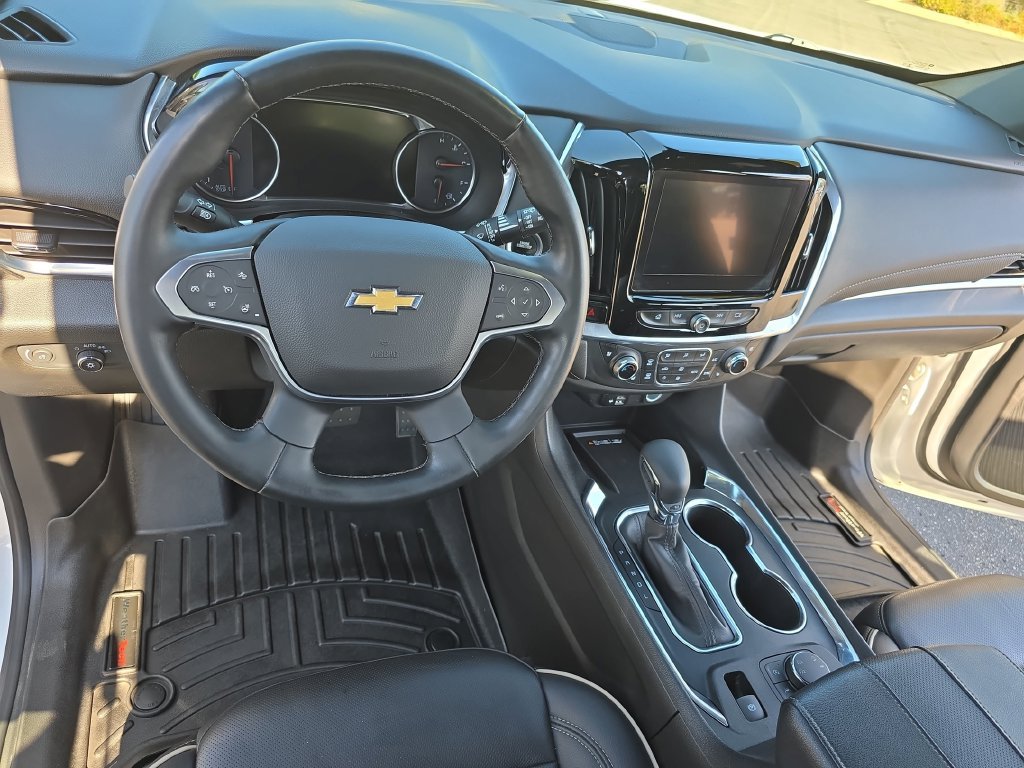 Used 2023 Beige Chevrolet Premier image 19