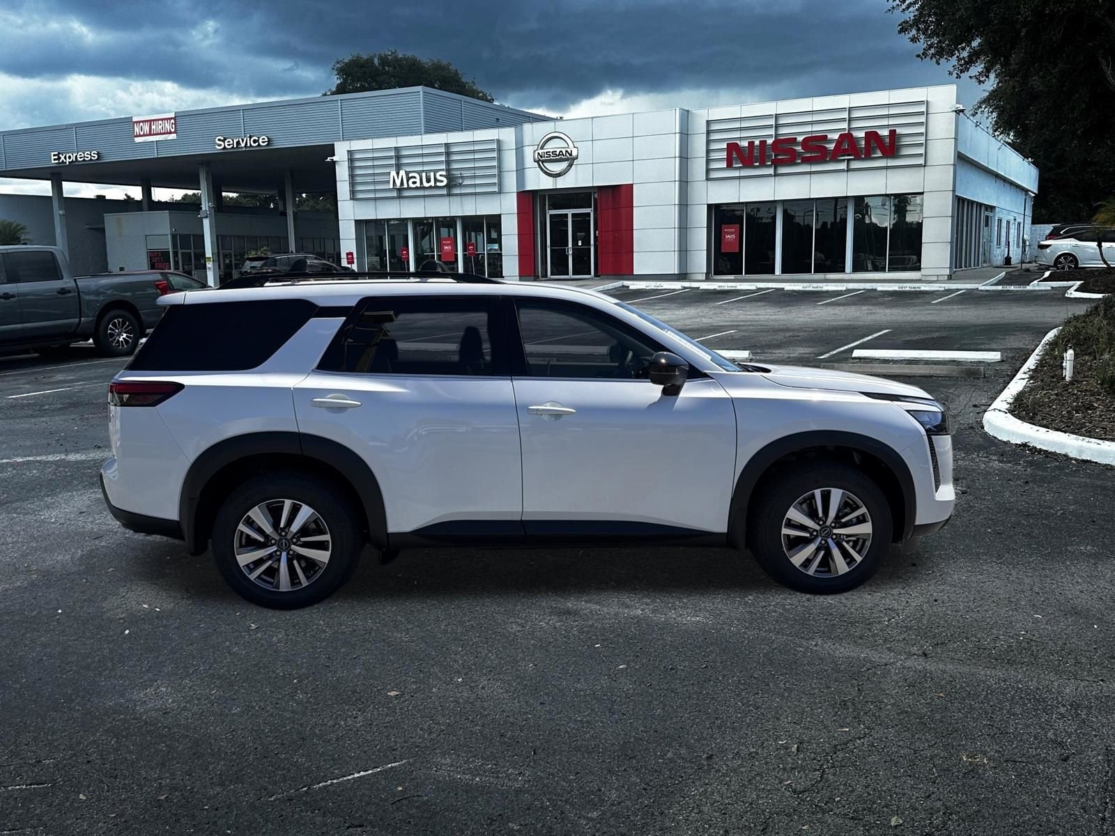 New 2026 Nissan Pathfinder SL 4D Sport Utility