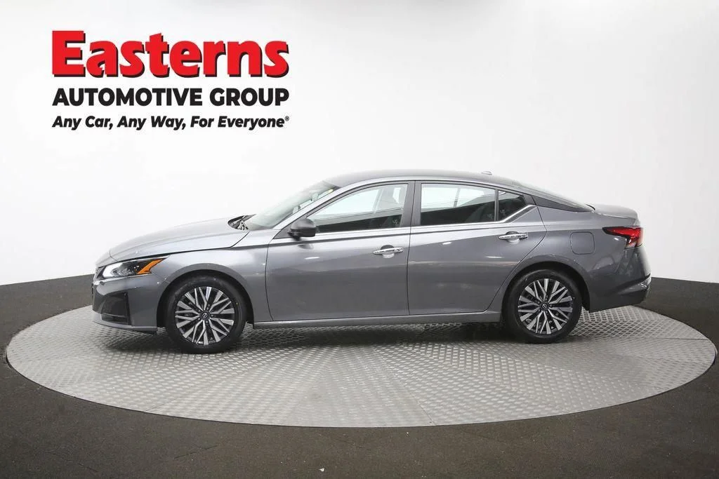 Used 2025 Gray Nissan 2.5 SV image 61