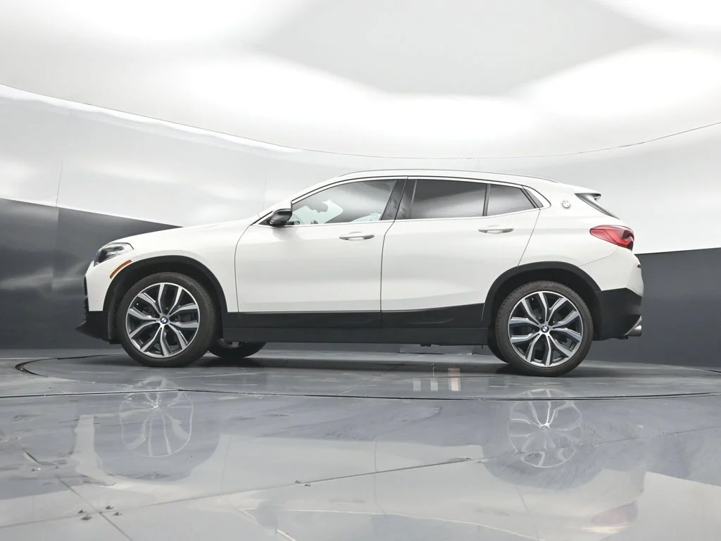 Used 2020 White BMW sDrive28i image 8