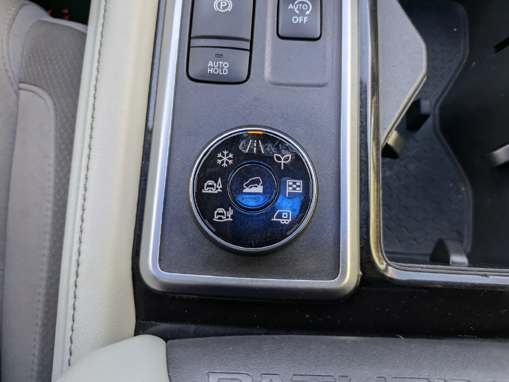 Used 2022 Gray Nissan SV image 28