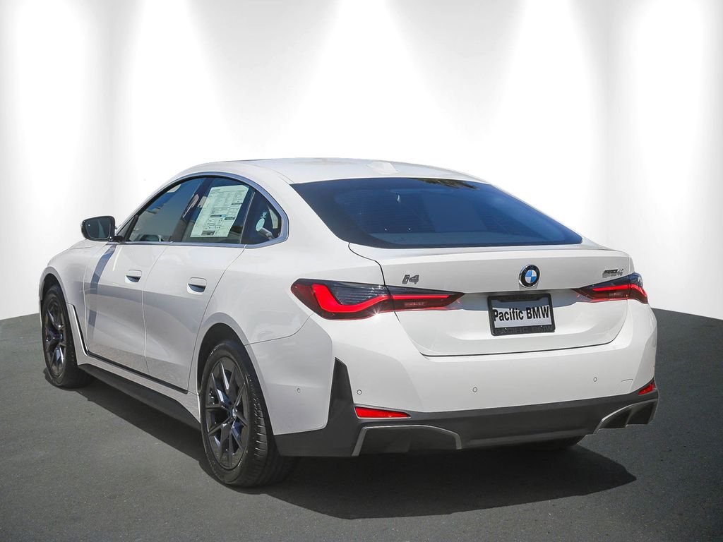 New 2026 Alpine White BMW eDrive40 image 4