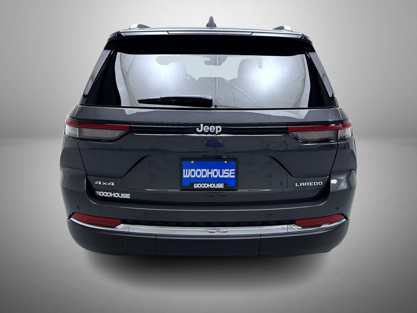 New 2026 Baltic Gray Metallic Clear-Coat Exterior Paint Jeep Laredo X image 6