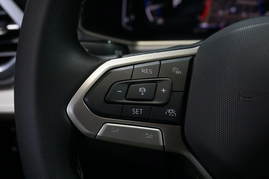 New 2026 Black Volkswagen 1.5T SEL image 18