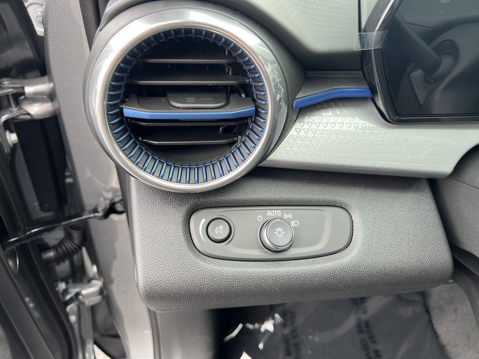 2026 Chevrolet Trax LT - Photo 18
