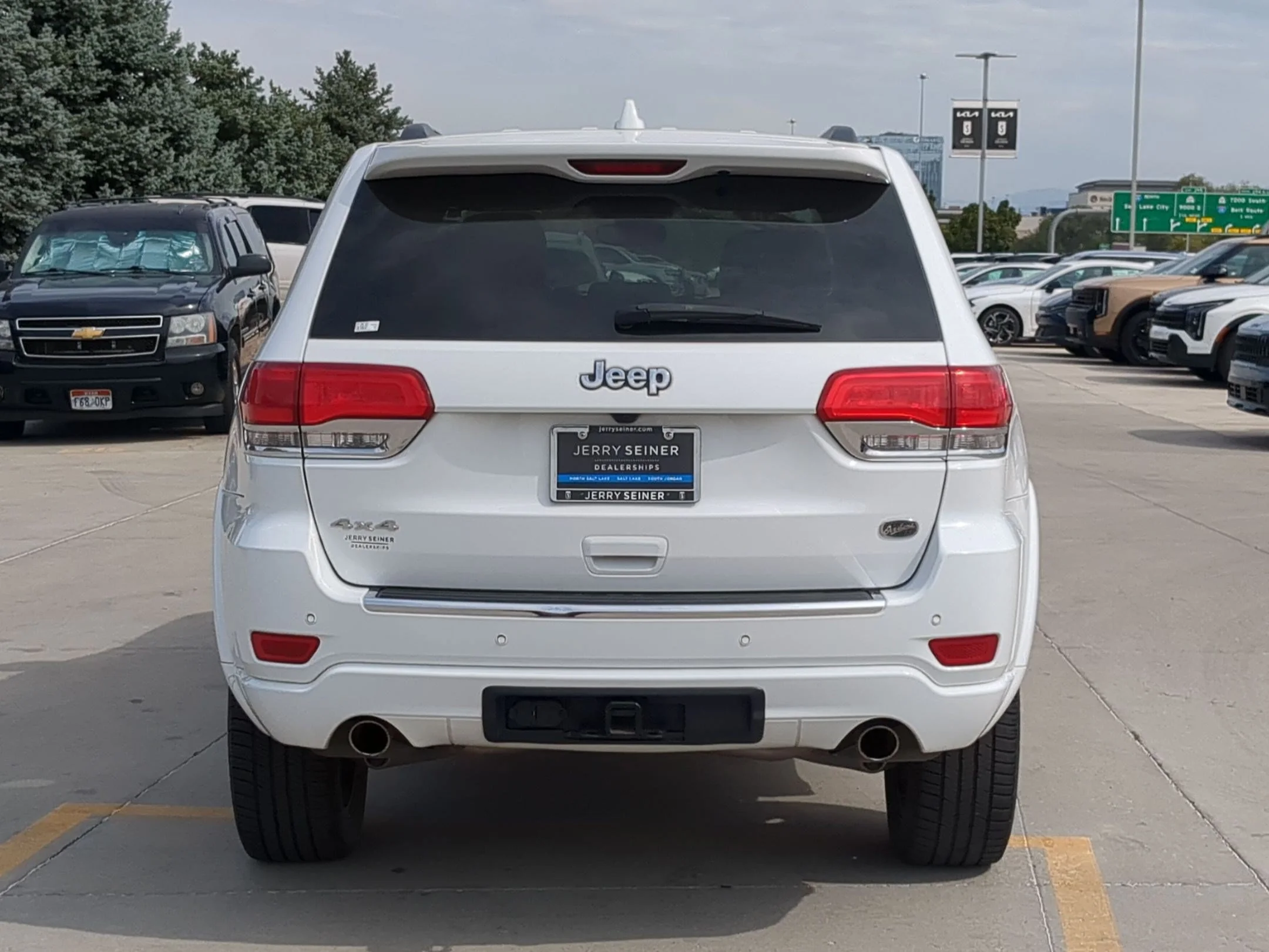 Used 2020 Bright White Clearcoat Jeep Overland image 4