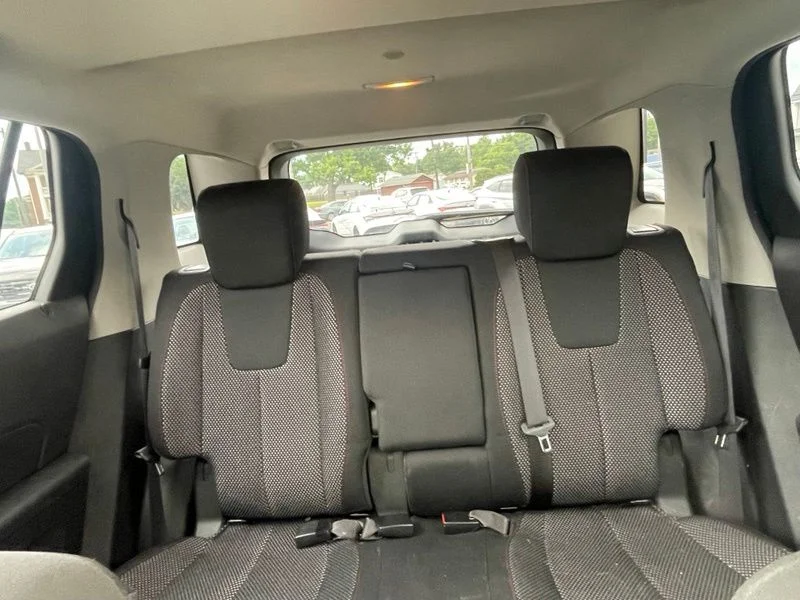 Used 2011 Gold GMC SLE-2 image 12