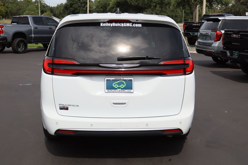 2023 Chrysler Pacifica Touring L - Photo 8