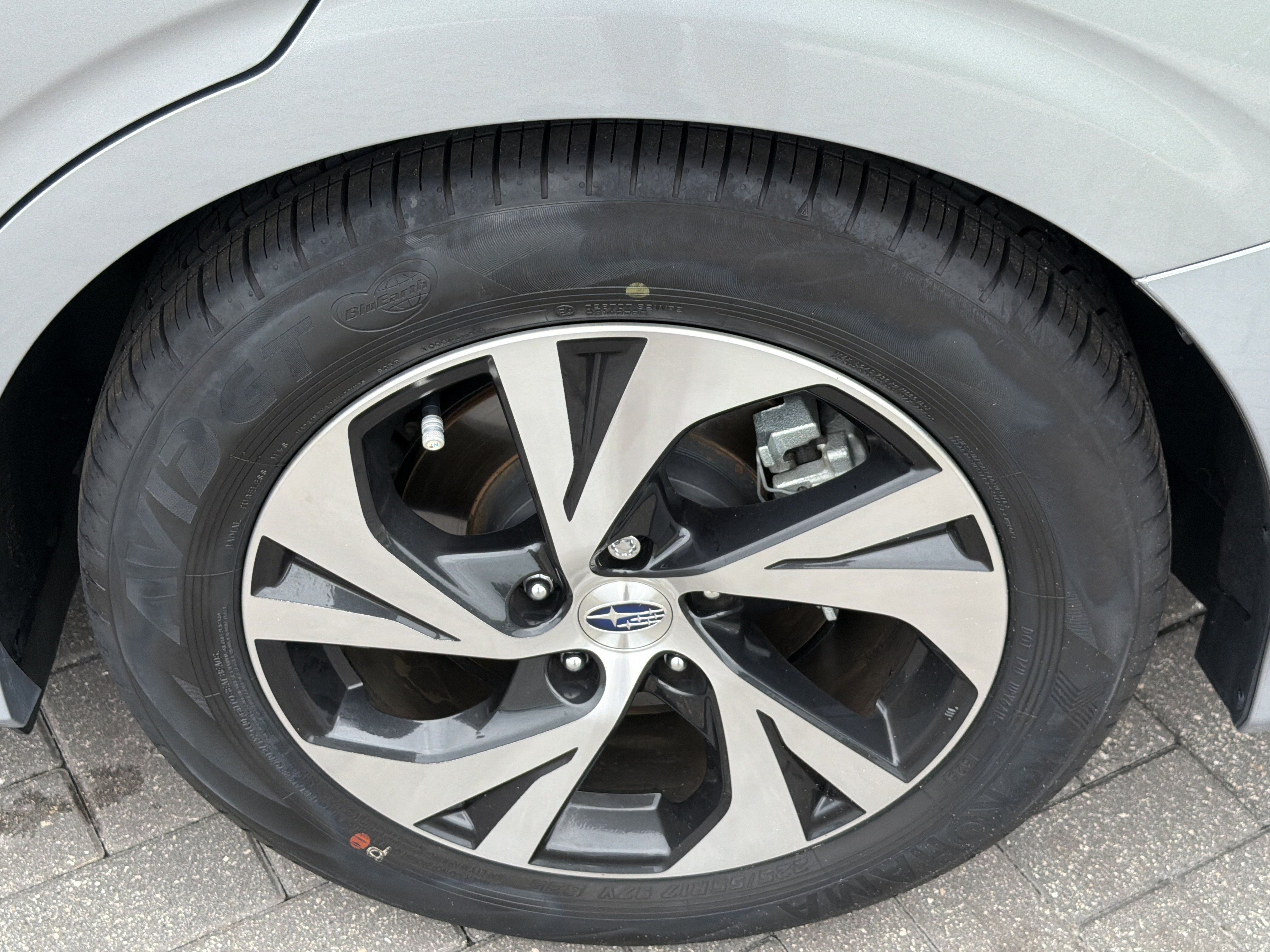Certified Used 2025 Ice Silver Metallic Subaru Premium image 13