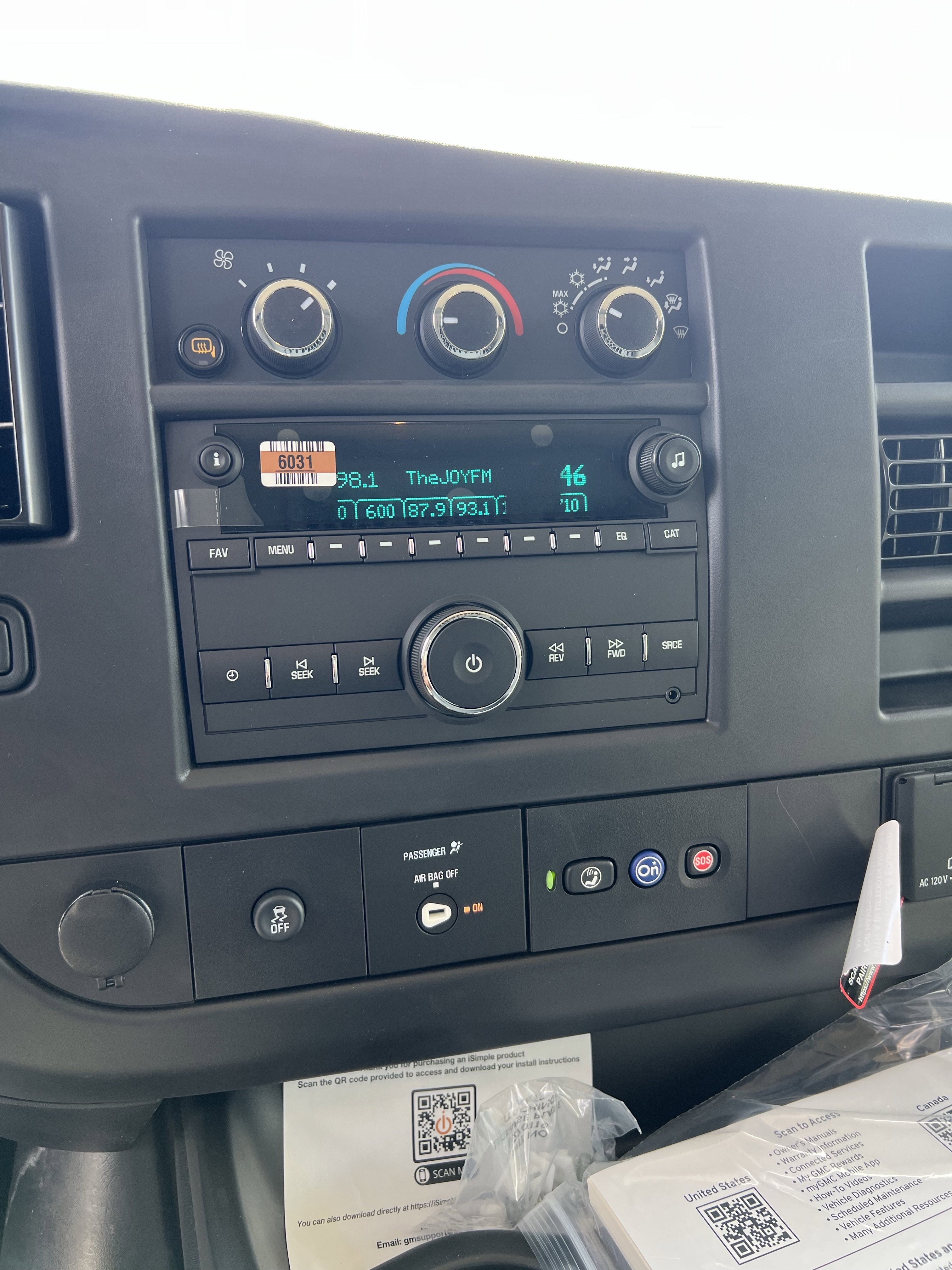 New 2025 Summit White GMC Work Van image 15