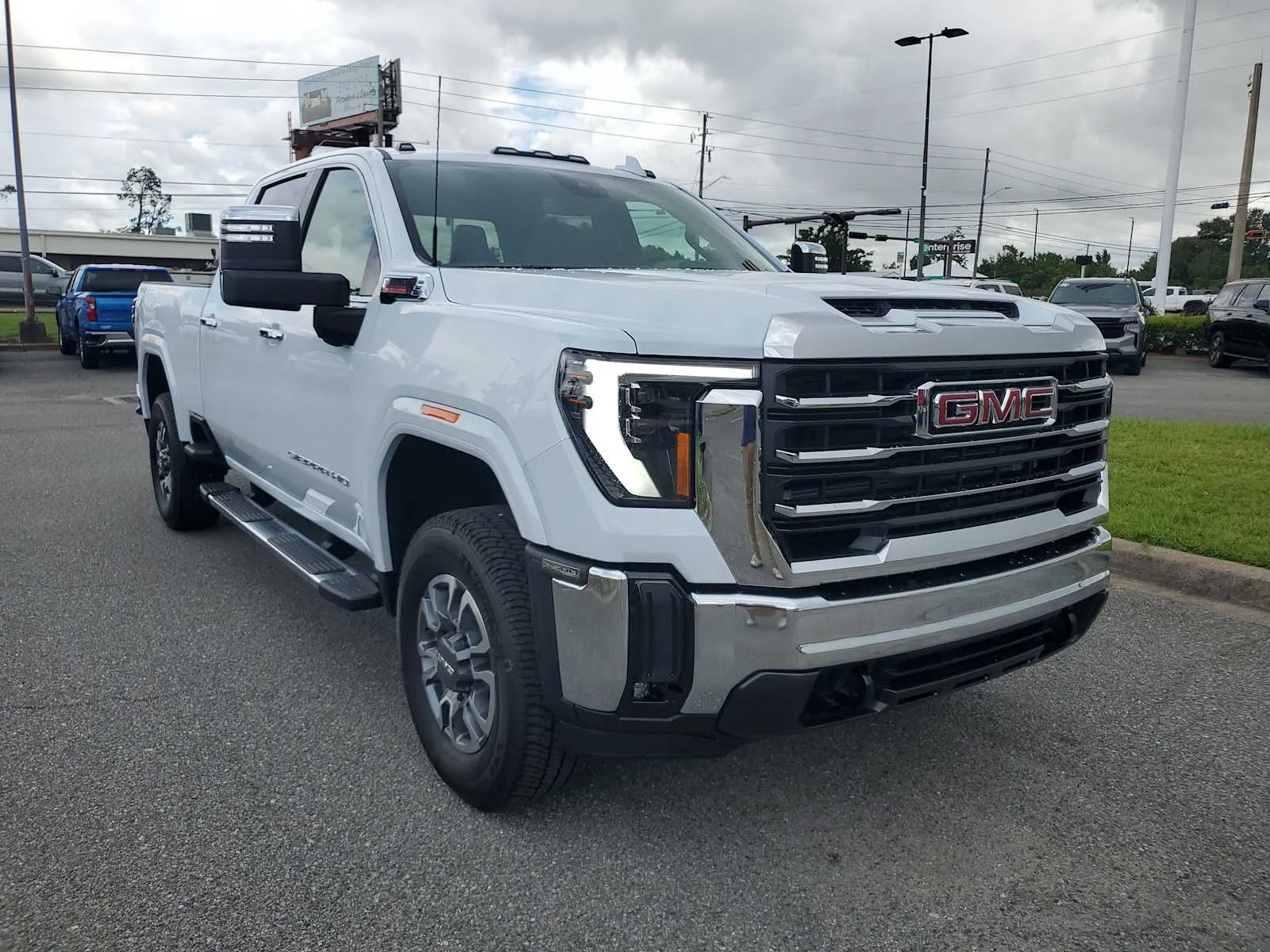 New 2026 Glacier White Tricoat GMC SLT image 34