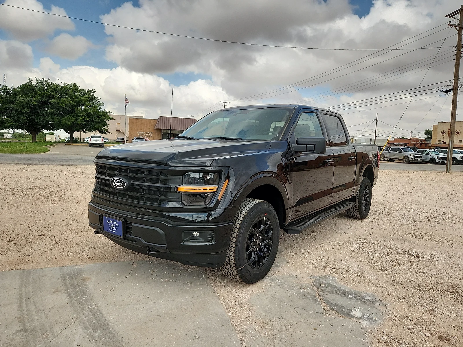 New 2026 Agate Black Metallic Ford XLT image 3
