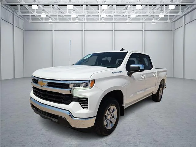 Used 2025 Summit White Chevrolet LT w/1LT 4x2 Crew Cab 5.75 ft. box 147.4 in. WB image 1